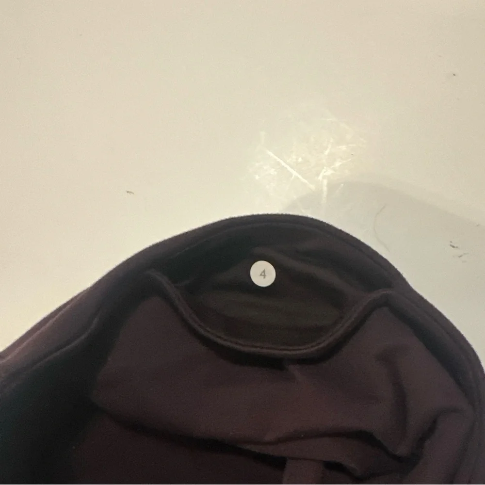 lululemon Athletica Cropped Leggings Dark‎ Purple Size 4